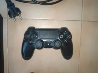 Consola PS4 Pro 1TB + 2 Mandos