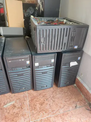 5 Torres PC Negras y Grises