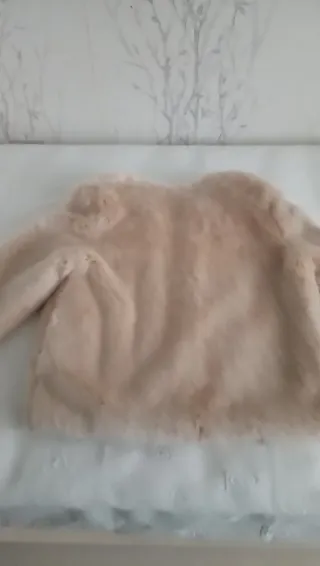 Bershka Chaquetón Pelo Beige