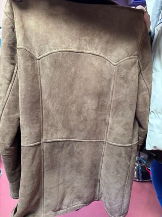 Abrigo polar con pelo marrón