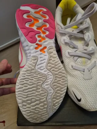 Zapatillas Nike Blancas y Rosas