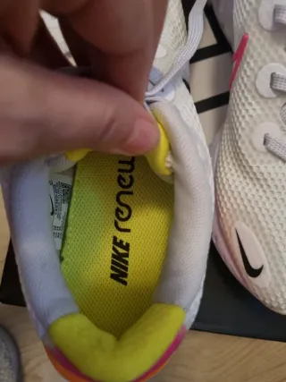 Zapatillas Nike Blancas y Rosas