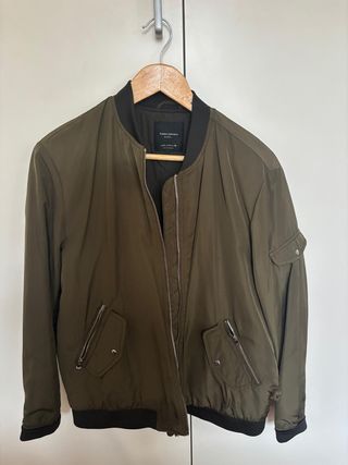 Bomber ZARA verde militar Talla M