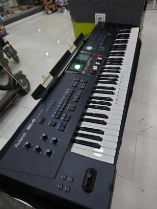 Teclado Roland BK-9