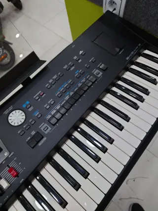 Teclado Roland BK-9