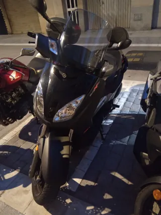 Yamaha Xmax 250 Scooter