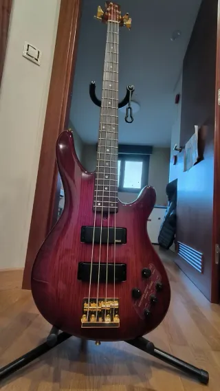 Bajo Eléctrico Yamaha TRB4 II