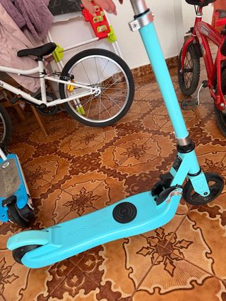 Patinete azul Booster Scooter