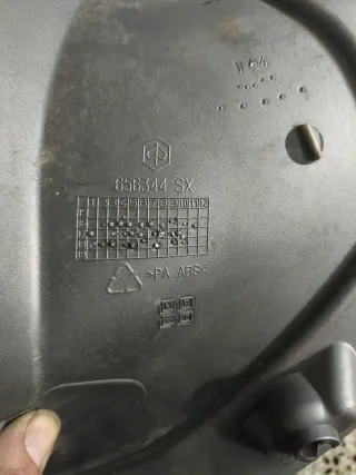 Chapa lateral delantera Piaggio Beverly Sport tour