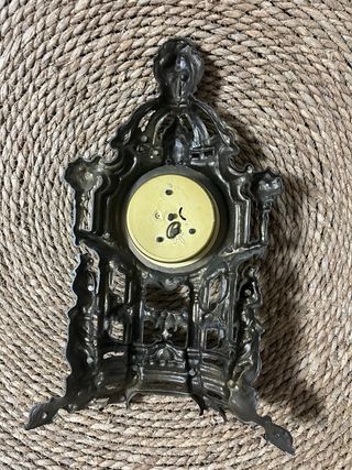 Reloj de chimenea antiguo decorativo