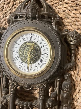 Reloj de chimenea antiguo decorativo