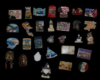 Lotto 30 calamite souvenir