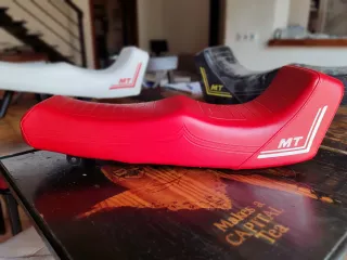 Asiento Sillín Derbi Variant Felino Rojo