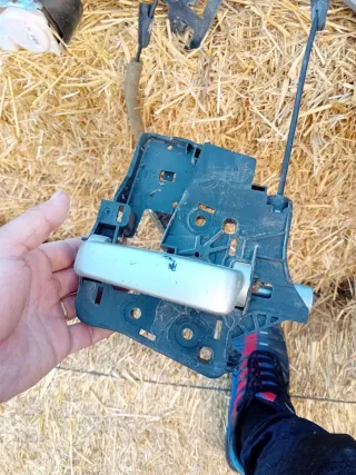 Manetas y cerradura citroen berlingo 2014