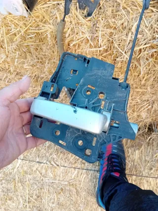 Manetas y cerradura citroen berlingo 2014