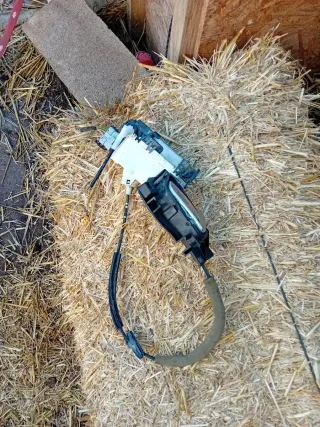 Manetas y cerradura citroen berlingo 2014