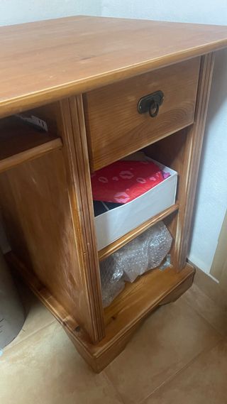 Scrivania in legno massello di grandi dimensioni