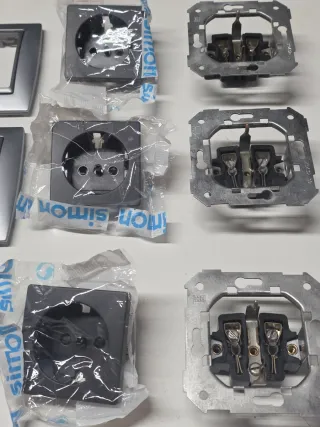 Marcos, teclas y mecanismos Simón