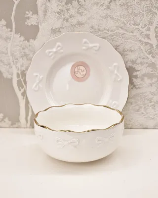 Bol y plato con lazos y filo dorado cerámica