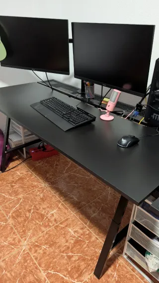 Escritorio Negro con recogecables. Medidas 160x80