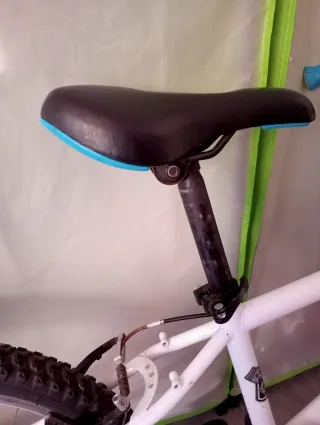 Bicicleta B'TWIN blanca 6-9 años