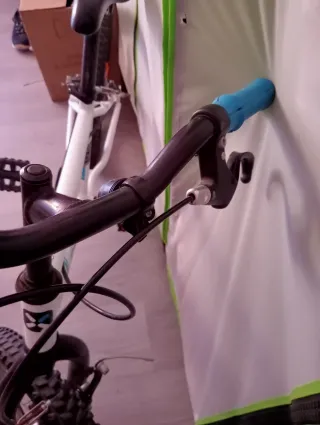 Bicicleta B'TWIN blanca 6-9 años