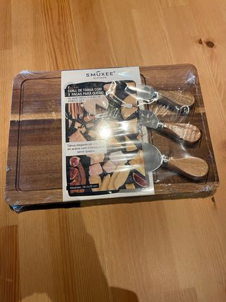 Smukee Kitchen Board with 3 Cheesecake Knifes Set