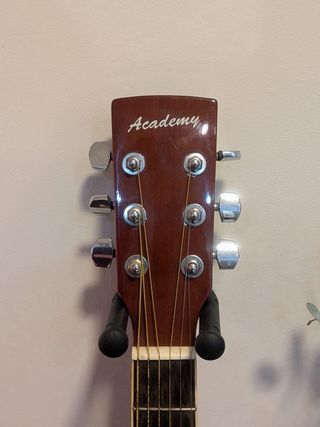 Chitarra elettroacustica Academy