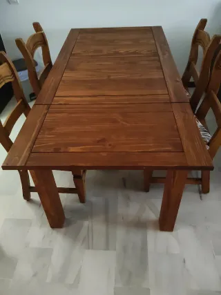 Lámpara de mesa trípode y mesa auxiliar