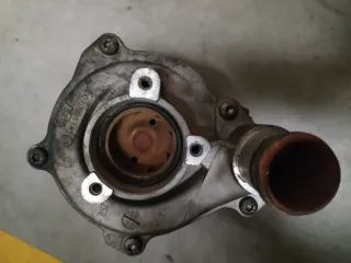 Bomba de agua Ford Transit 2004