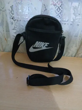 Riñonera Nike Negra