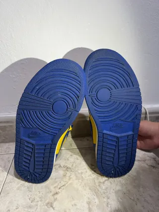 Nike Air Jordan 1 High Amarillo y Azul
