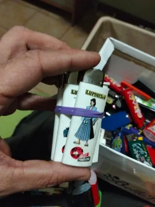 Lotto di 100 accendini vintage