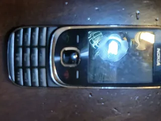 Nokia 7230 2GB SD card pre-inserted