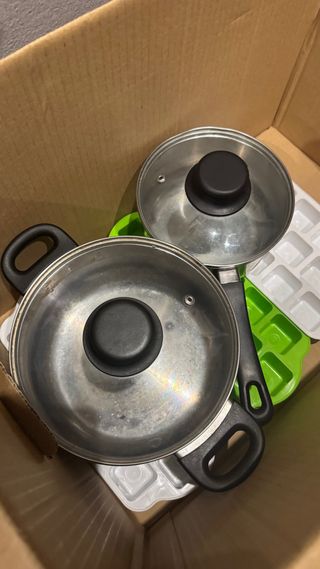 Juego de ollas y cubiteras