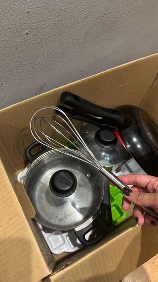 Juego de ollas y cubiteras