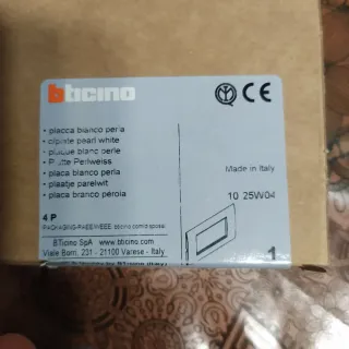 Placca Bticino Light Air Bianco Perla nuova mai us