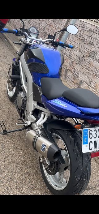 Suzuki SV1000N 2004