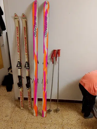 Sci Dynastar e Blizzard con bastoncini