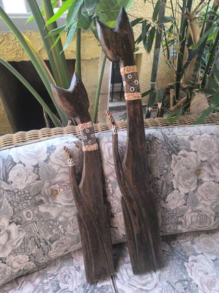 Figuras de Gatos de Madera Tallada