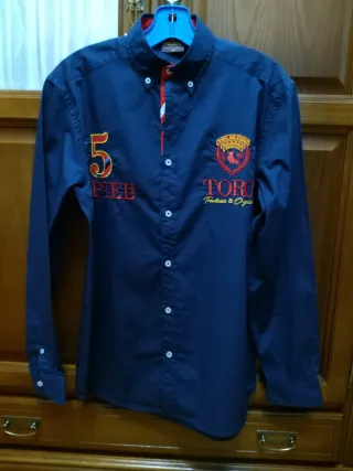 Camisa Piel de Toro Azul y Roja