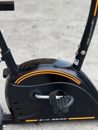 Bicicleta Estática BH EVO B2100