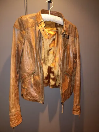 - Cazadora de Piel .!!! ORIGINAL .!!! OFERTA .!!!