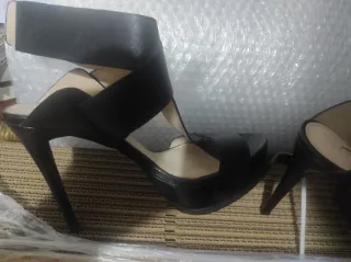 Zapatos de tacón negros