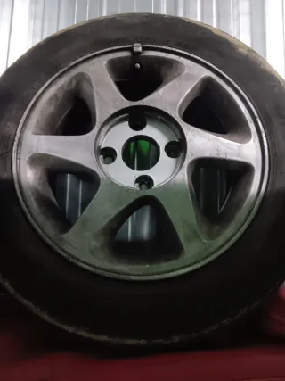 Llanta, con neumatico en mal estado