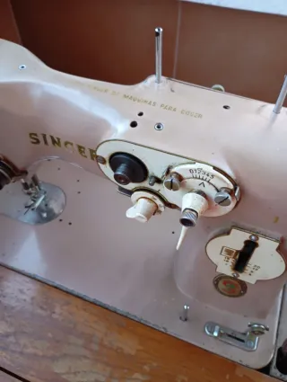 Máquina de coser Singer antigua