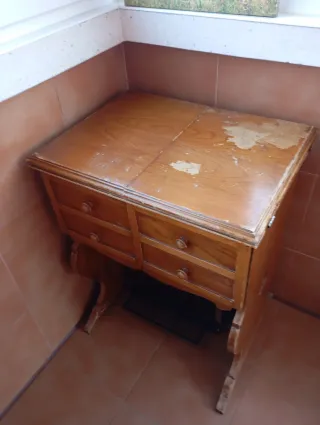 Máquina de coser Singer antigua