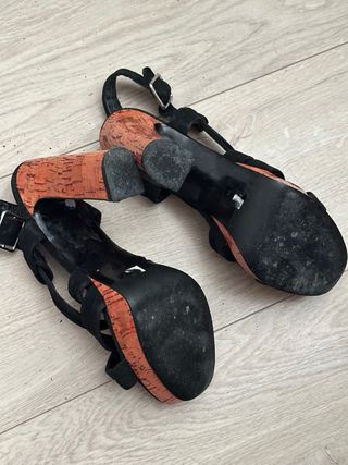 Tacones Bimba y Lola Negros y Naranja
