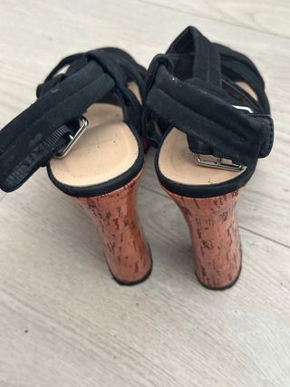 Tacones Bimba y Lola Negros y Naranja