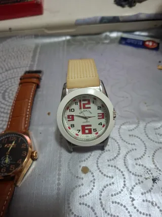 3x Relojes de diferentes modelos